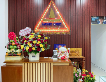 Mắt Kính Thái Bình Dương